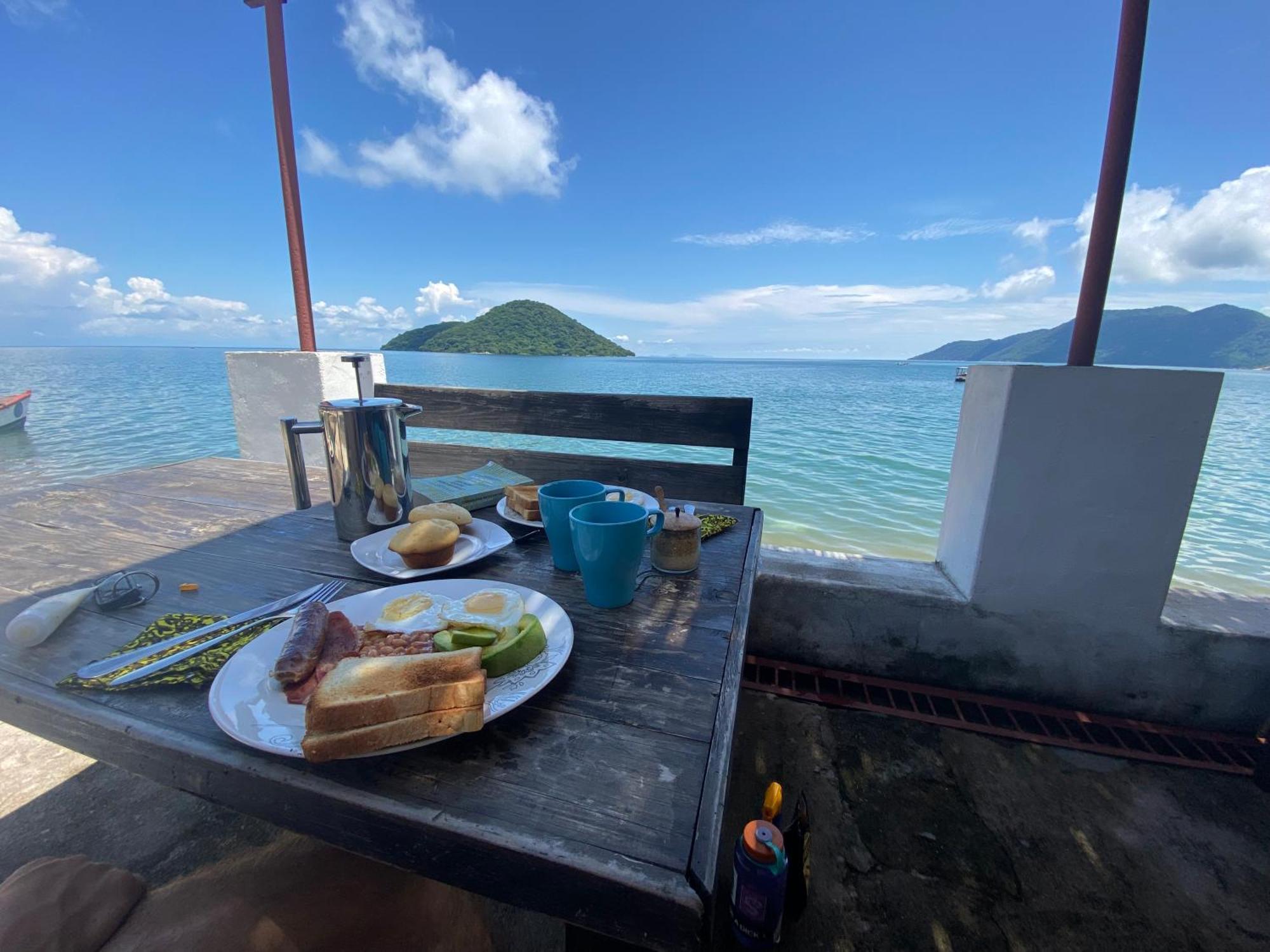 Thumbi View Lodge Cape Maclear エクステリア 写真